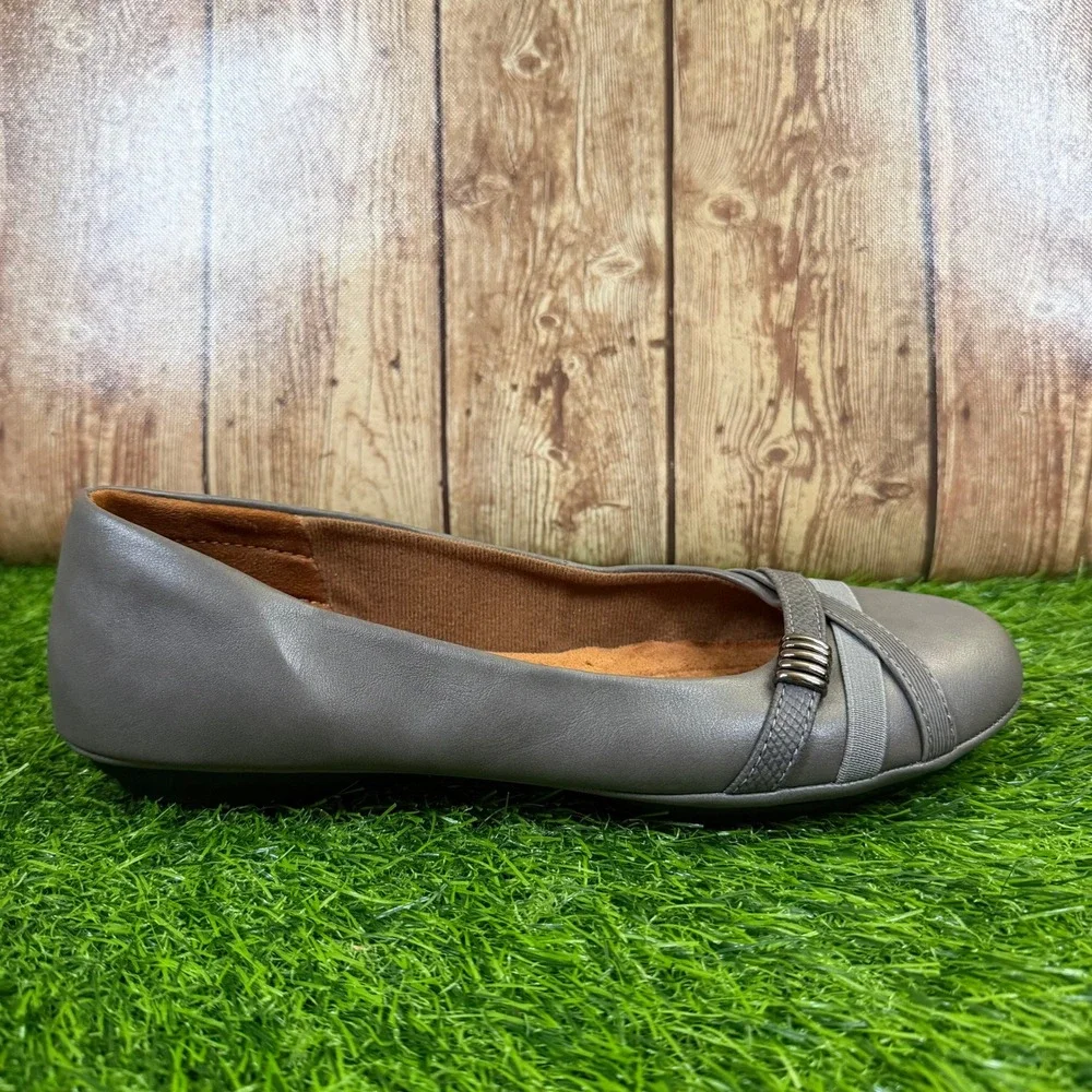 Eurosoft by Sofft Ballet Flats Womens Size 9 Medium Grey Crisscross Strap Detail